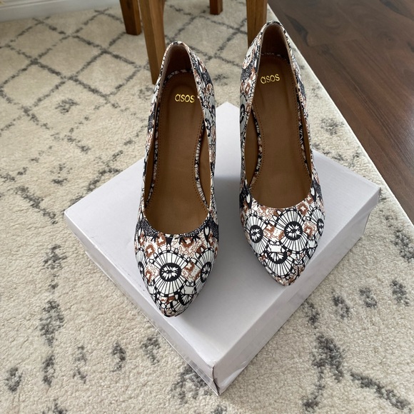 ASOS Platform Wedges - size 8.5 - Picture 2 of 3